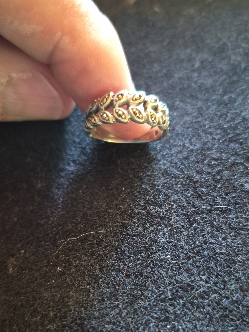 Sterling Silver Leaf Pattern Marcasite Band Ring -